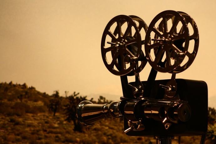 ����ǧ�˔zӰ��˾